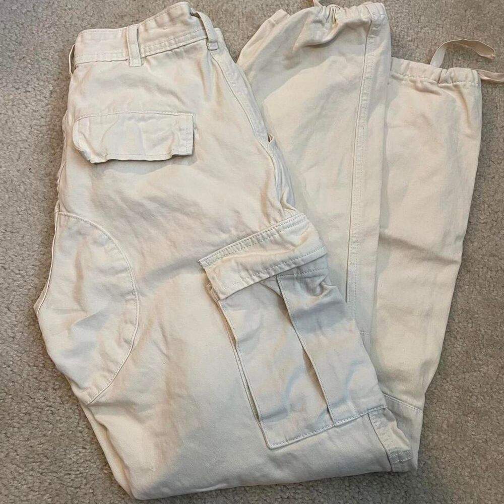 Brandy-melville Women's Cream and Tan Trousers